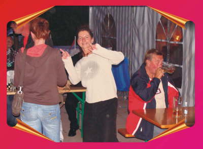 Hier ist Kathi zu sehen! Sie wagte den Schritt f�r die Camper einen neuen Imbiss zu er�ffnen. Danke Kathi und Thorsten!